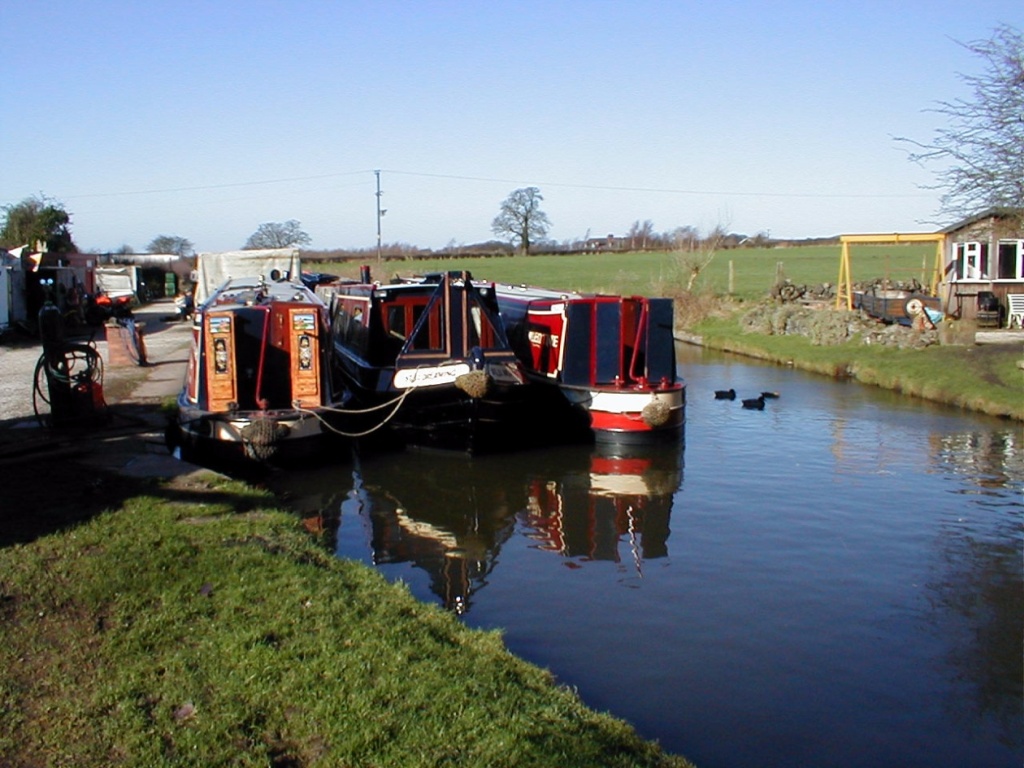Stolen Time triple moored at Bartington Wharf