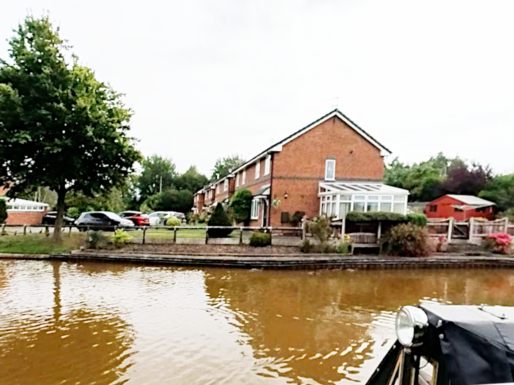 Canalside properties, Rode Heath