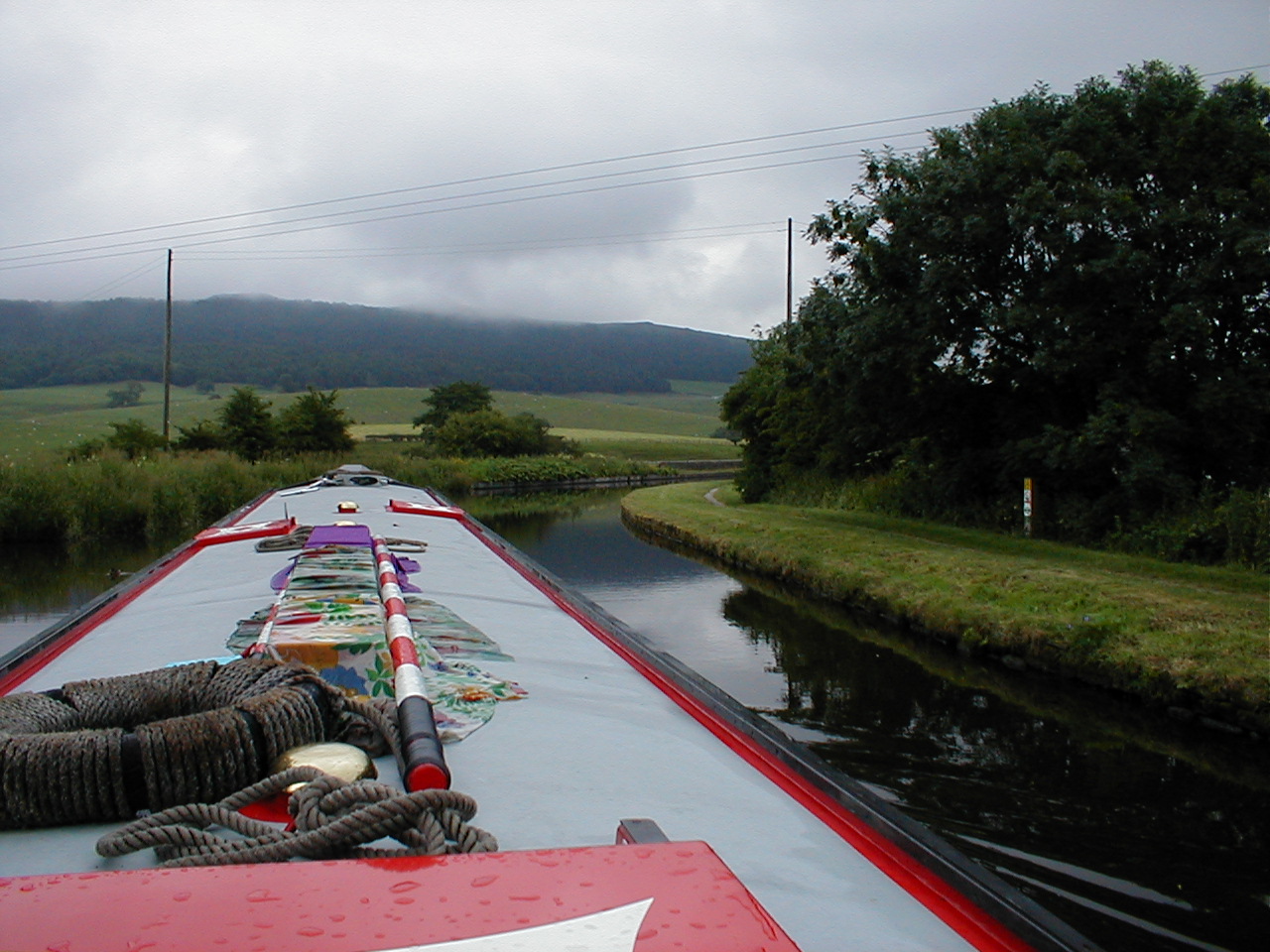 Approaching Holme Bridge Aqueduct
