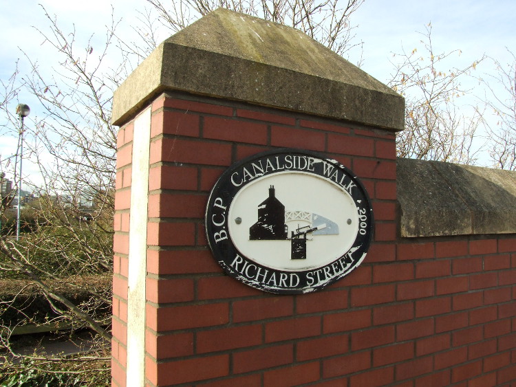 Plaque on the Waterlinks Bridge