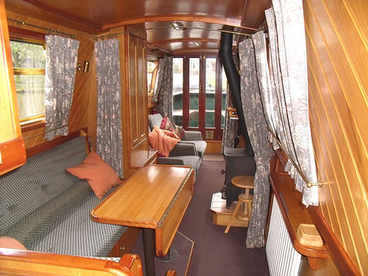 Adderbury Dinette and Saloon
