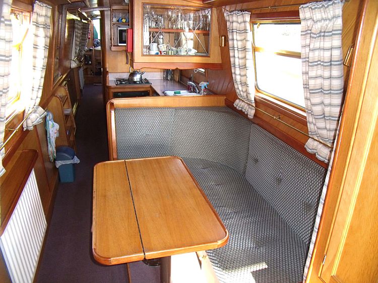 Adderbury Dinette