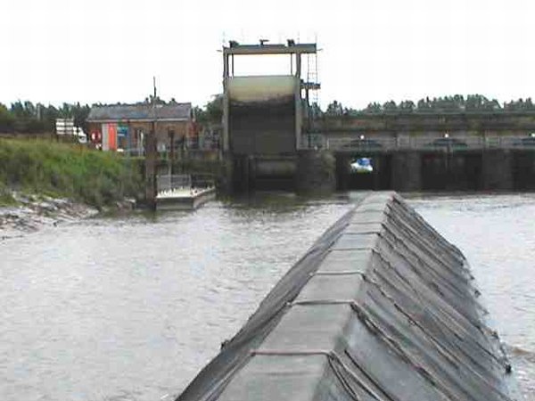 The lock in the Sluice is against the eastern bank of the Great Ouse.