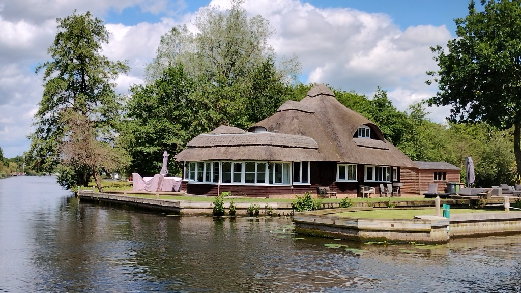 Holiday Chalet, Horning