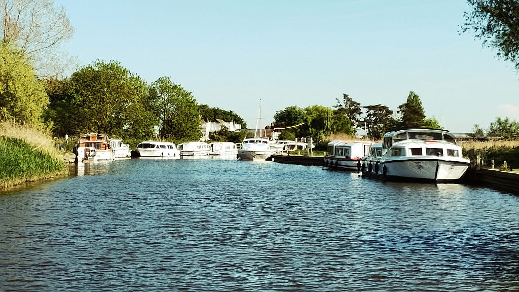 Approacing Ludham Bridge